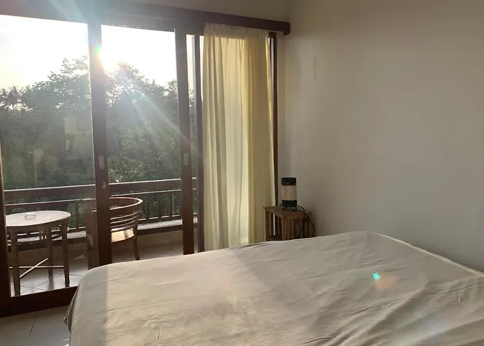 Villa D'tepi House *
