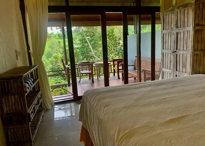 Villa D'tepi House Ubud (Bali)