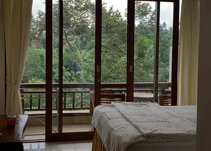 Villa D'tepi House